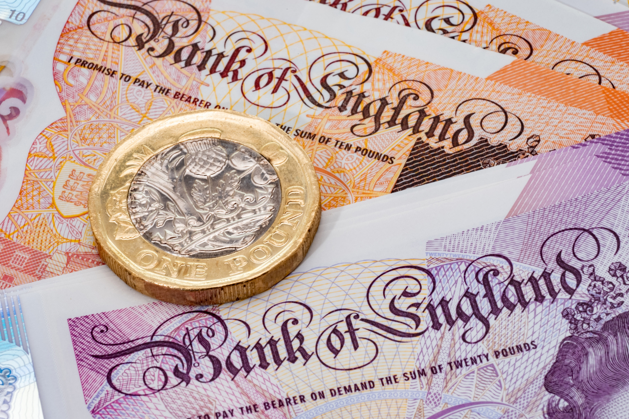 Pound coin and sterling notes - Gilt-edged securities